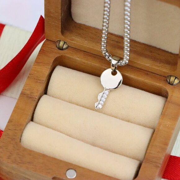 "Stylish Silver Key Design Pendant in Gold Plated Brass, XPPT1630 - Picture 7 of 12